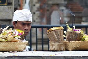 Balian - The Balinese Healer - Bali.com