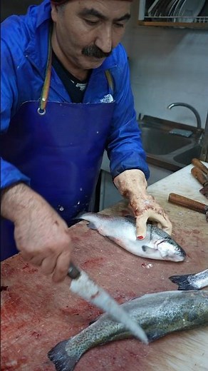 World’s Best Fish Fillet Expert Reveals the Perfect Skin Removal Method