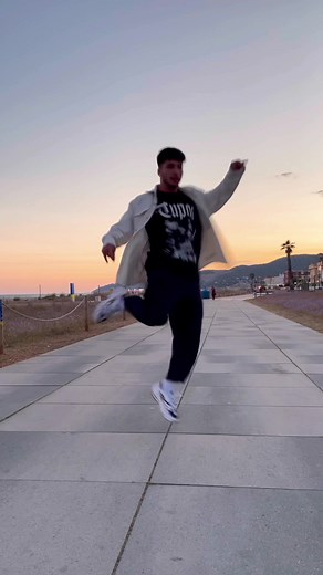 Twilight Dance Routine: Rhythmic Moves by the Sea