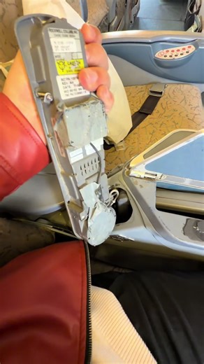 PIA Business Class Experience: A Mixed Reality