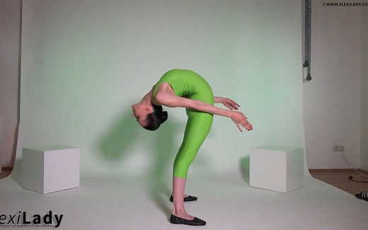 Alina Ruppel 绿衣柔术出肩训练完整版