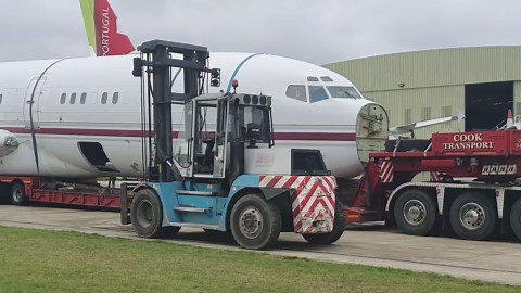 Why 737 Fuselages Are Delivered To The Boeing Factory On Trains