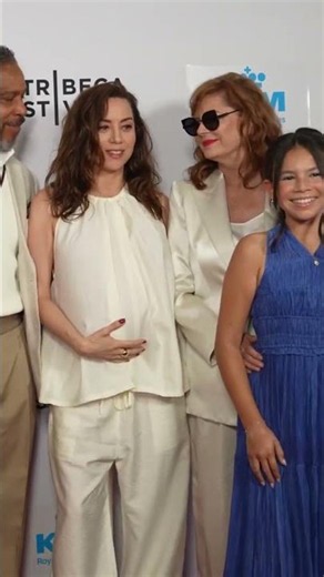 AUBREY PLAZA AND SUSAN SARANDON SERVE STYLE AND SWEET MOMENTS!