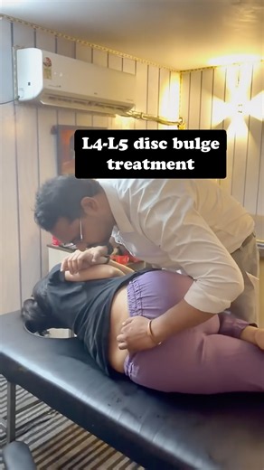 L4-L5 Disc Bulge? 👀 Watch This Treatment Slip Disc #short #chiropractor