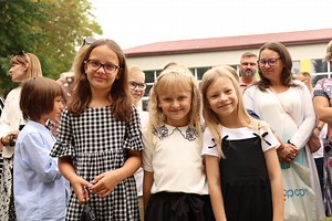 Rozpoczęcie roku szkolnego w Zespole Placówek Integracyjnych w Kowali. Nowa pani dyrektor i nowe wyzwania. Zobaczcie zdjęcia i film