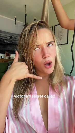 im kinda busy @Victoria’s Secret