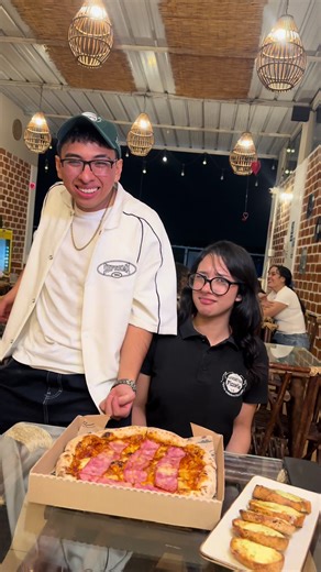 Nos visitó el @elmomazoo que está en la cima de la Martina 🍕 #fyp #peru #pimentel_chiclayo #chiclayo #pizzalover