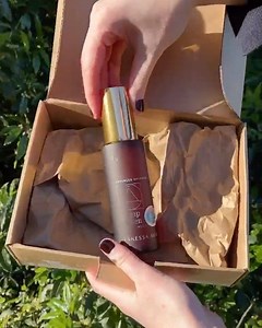 Spring Beauty Box Sneak Peek Number 2 ✌️ 👀 ⁣ This facial mist from Vanessa Megan helps boost the production of collagen and elastin to help firm skin and diminish fine lines.⁣ This mist alone is worth $49.95. ⁣ Packaged in a glass bottle and made in Australia, this mist is vegan and cruelty-free. Available in the Spring Beauty Box, online now at Flora & Fauna 💚 https://www.floraandfauna.com.au/new-offers/beauty-boxes | Flora & Fauna