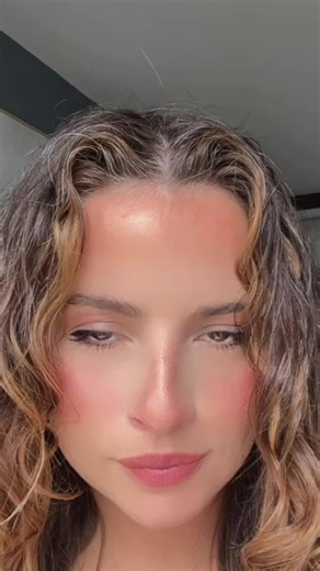 Root Clips for Volume: How to Boost Volume in Curly and Wavy Hair