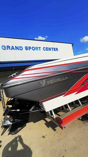 Fastech Friday! This Formula 382 Fastech just made its way into our showroom! 525’s, Ac/Gen! 🤩 #grandsportcenter #mercuryracing #gofast #luxury #lifeisbetteronaboat #letsgo #wow #🚤 #formula #formulaboats