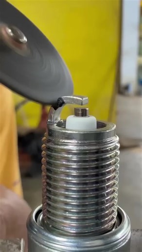 The Perfect Spark: Why Side-Gaping Makes a Bigger BANG! 💥 #sparkplug #engine