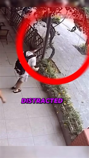 The window washer deserves a bonus!😂😂😂