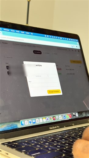 Gérer seul un gros volume de ventes devient vite compliqué. Sur Chariow, vous pouvez constituer votre équipe : ajout de membres, rôles, accès limités. Tout est pensé pour vous aider à déléguer sans risque. Découvrez dans cette vidéo comment ajouter vos collaborateurs en quelques secondes. Optimisez votre organisation, libérez du temps, et concentrez-vous sur vos contenus. Votre business grandit. Votre équipe aussi. | Chariow