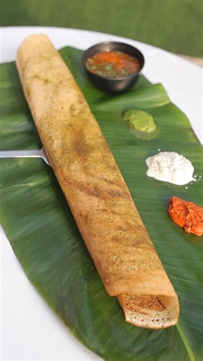 Avadh Utopia Vapi on Instagram: "DAKSHIN DOSA UTSAV 🍽 A soulful journey through the rich flavours of South India - crafted with tradition, love, and authenticity in every bite. 📍Watercourt | Till 12th October | 5:00 PM – 10:00 PM"