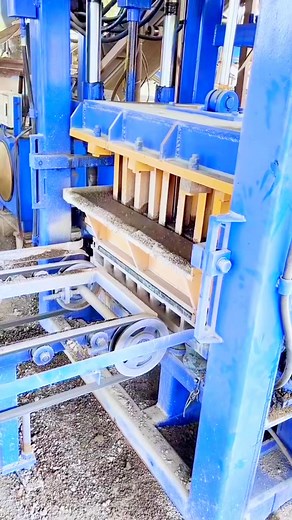 2.2K views | 隣People say all block machines do the same job, but...