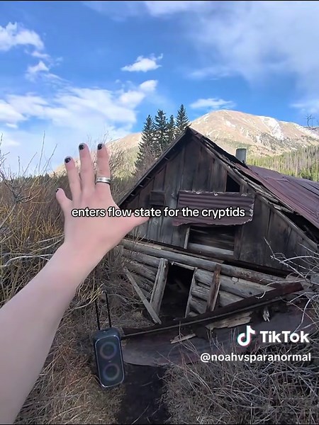 BLASTING white girl music inside of the skinwalker mountains for the SKINWALKERS ‼️ comment what song i should play for them next 🤝 #haunted #paranormal #cryptid