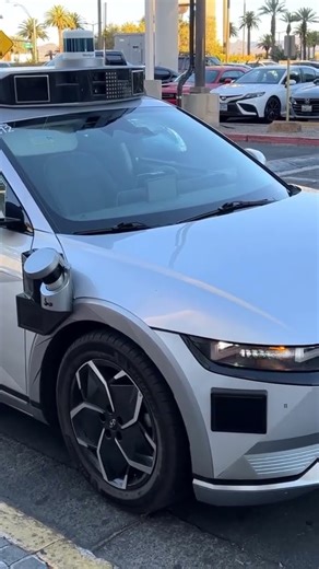 How Self-Driving Cars See the Road 👀 | AI Vision Explained in 60 Seconds