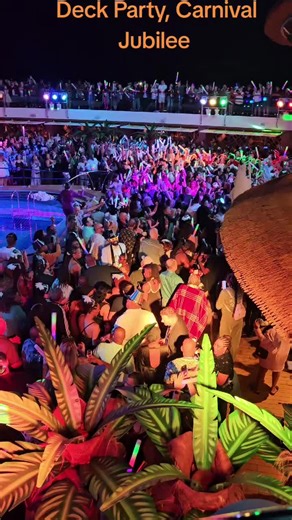 Carnival Jubilee, Deck Party