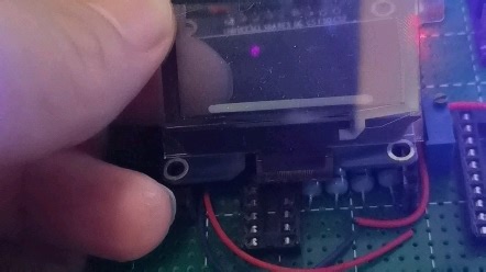 透明OLED屏的新年烟花