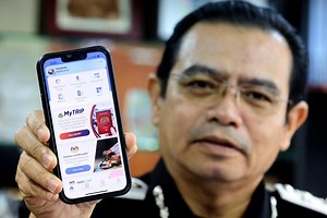 Don’t fear the QR code, Johor immigration dept tells those using land checkpoints