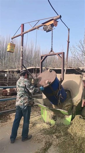 Clever Farmer DIY Feeding Machine | Waste Barrel to TMR Mixer Feeding Tool​