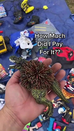 17K views · 265 reactions | What An Iconic Collaboration!#jurassicpark AND #koosh ⁉️I can’t tell you how happy I was to find this on Sunday  Sometimes it’s about reselling and sometimes it’s about my collection and this will replace my beat up one! So glad to have found this 練#jurassicparktoys #90stoys #90svintage #fleamarket #fleamarketfinds #fleamarketflip #fleamarketfind #fleamarkets #fliplife #swapmeet #swapmeetmarket #swapmeetfinds #swapmeets | Retro Toy Envy: | Facebook