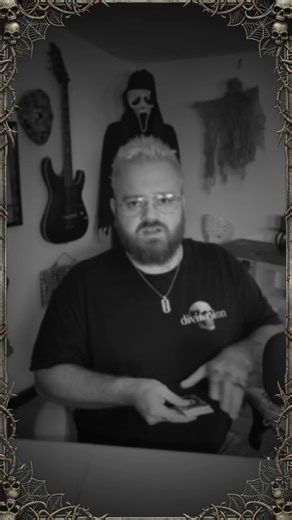 HALLOWEEN PARTY TRICK #magic #cardtrick #magictricks #spookyseason