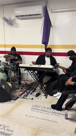 Me and the bros doing what we love to do play music for god and just hold ah vibe Foreal music sweet like honey.listen with headphones #jamaicanrevivalchurch @Crazy bwoy_Joker🪦⚰️🔮🕯️ @◤ᴶᴼˢᴴᵁᴬ_ᴷᴱᵞᶻ⦖ @Juckiedrumz_official🥁💯 @Team Flemo Music 🇯🇲 ✌🏼 💯 @Ry~ @___mr._dawkins_ @ZayyKeyz @Tev_Styles🥁🎹🎸🔥🔥🔥 @Lamchopz 🥁🎶🎵 @Yrn Sheldon🔥🥁 @niyahchanel_ @M_BABY🇯🇲💐 @Kaiona Royal @kxngchambers @kyledrumz 101 @jermainenation1993 @Rev. Pastor Carnegie @Leroy bassy🎸 @🥁HUMBLE_JAY🥶 @one mafia