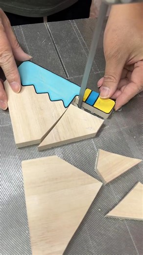 Sketching a saw on a piece of wood, then cutting it out with the bandsaw. Simple ideas can turn into creative moments! 🔥✨ #Woodworking #BandsawArt #WoodCraft #DIYWoodProjects #WoodDesign #CreativeWoodwork #WoodArt #WoodworkingIdeas #HandmadeVibes #Craftsmanship #WoodLovers #WoodProjects #ArtAndCraft #WeekendProject #TrendingNow #homedecor #fblifestyle | WoodArt