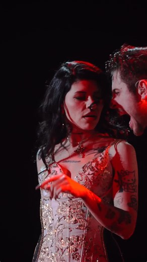 cazzu on Instagram: "Se te olvidó… 💋 🇲🇽"