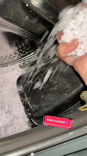 Ariel Laundry Powder Review: Nostalgic Cleaning Experience