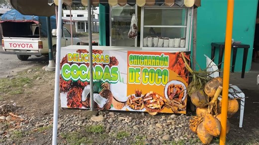 #Emprendedor Sr Cristobal Vega Comerciante del Cantón Lago Agrio. Les Ofrece la Rica Agua Natural de Coco Chicharrón Coco y las Deliciosas Cocadas más la deliciosa Longaniza a su Gusto Dir : Vía Quito k8 junto a los Semáforos | Noticias con Chocolate