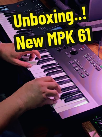 Unboxing Piano MPK 61 Akai #Akai #mpk #musicos #musico #musica