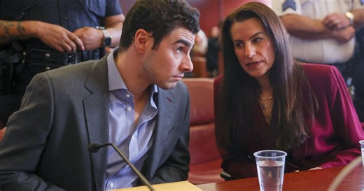 Experts on how releasing Luigi Mangione evidence impacts potential jurors