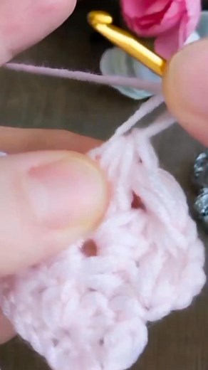 13K views · 225 reactions | A new beginner's pattern for making a baby blanket #fblifestyle #crochet #handmade | ISRAE BRAND | Facebook