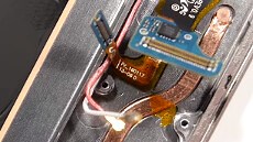 Liquid cooling or 'thermal spreader': check out the S7 edge heat pipe insides (video)