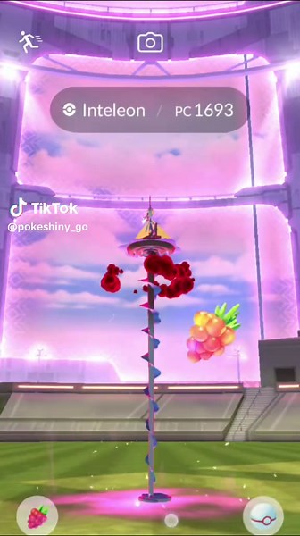 “Observa cómo Gigantamax Inteleon Hundo transforma el campo de batalla: cada disparo es certero y cada movimiento, implacable. Con IV perfectos y esa forma gigantesca, redefine la estrategia en tus raids y combates. Si quieres ver al francotirador más cool de Galar en acción, dale like, comenta tu ataque favorito y comparte este video con toda la comunidad. ¡No te pierdas esta demostración de poder extremo! 💧🎯👑” #GigantamaxInteleon #Hundo #InteleonGMax #PokémonGalar #ShinyHunting #TikTokPokém