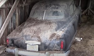 1950 Studebaker Champion Gets First Wash in Decades, Morphs Into Beautiful Survivor