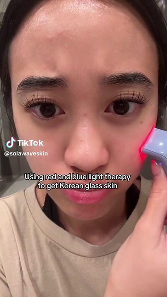 solawave skincare remedies never disappoint 😘 #solawaveskincare #skinremedy #redlighttherapy #redlighttherapybenefits #redlighttherapyathome #bluelighttherapyforacne #bluetherapy #beautytips #skincaretips #beautyhacks #hyperpigmentation #acneskin #acnetreatment