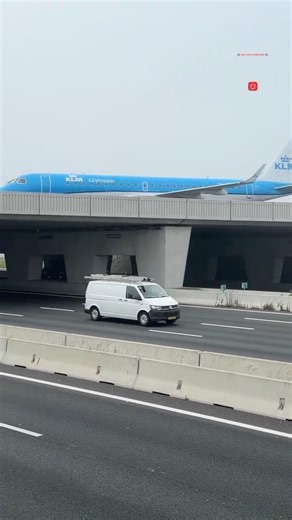 EMBRAER E190STD KLM BOLOGNA TO AMSTERDAM LANDED SCHIPHOL AIRPORT PHEZE #aviation #automobile