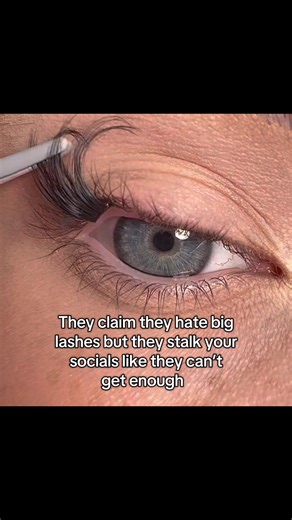 Bold Volume Lashes That Turn Heads