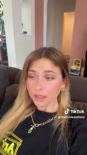 Vídeos de Nicole Wallace (@itsnicolewallace) con «BABY TRICKZ - Bb trickz»