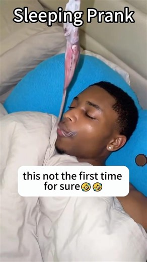 I Pretended To Be ASLEEP To Prank My Friend… His Reaction Was PRICELESS 😱💤