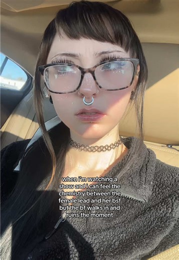 Exploring the Chemistry in Yuri Relationships