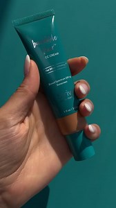 Did you catch that? 👀✨ Our lightweight Buildable Blur™ CC Cream is infused with nourishing ingredients like vitamin C and flaxseed extract to boost your skin’s natural glow without compromising on coverage. 💅 Click the link below to snag it for yourself! 🛍 bit.ly/3dRxP6r | Thrive Causemetics