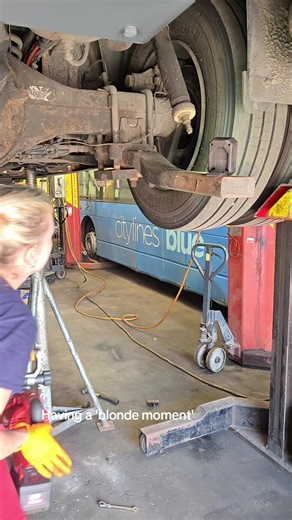 realising the new inch sockets i got specifically for this job dont actually fit 🤣🤣 #girlmechanic #busmechanic #mechanic #mechanicsoftiktok #bus