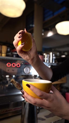 DRINK OF THE WEEK 🐝☕️ Swapping milk for orange juice in a fruity combo that will blow your mind 🍊 #coffee #orange #barista #coffeetok #fyp