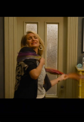 Cameron Diaz Performs 'Little Girls' from Annie