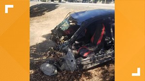 Driver dies after crashing into tree in Modesto, getting ejected from car