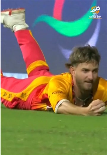 Brian Bennett's Stunning Catch Sends Shai Hope Walking